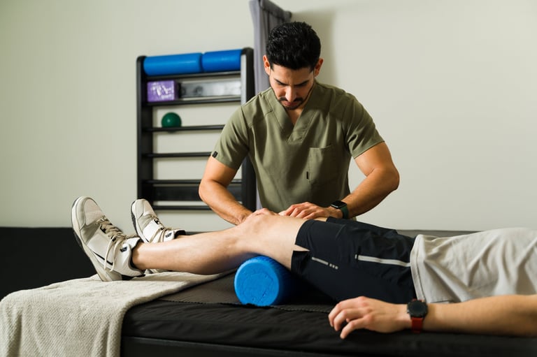 Osteópata realizando tratamiento manual integral